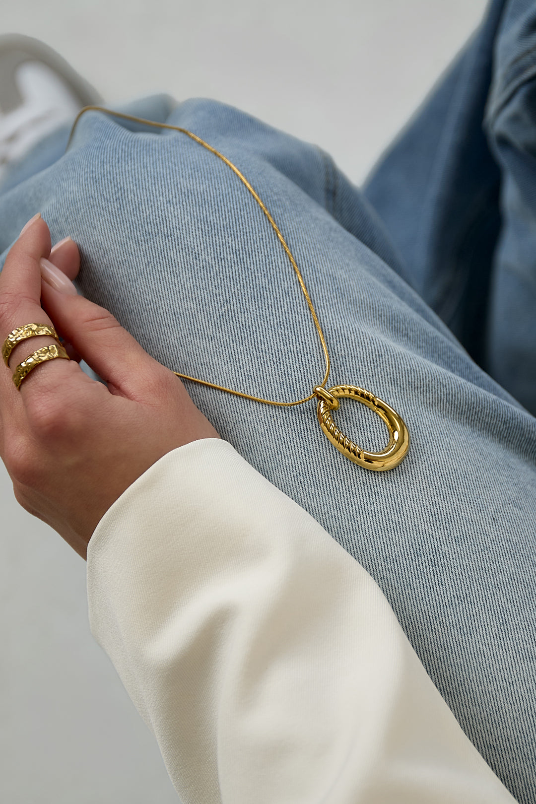 Lange ketting met ovale hanger